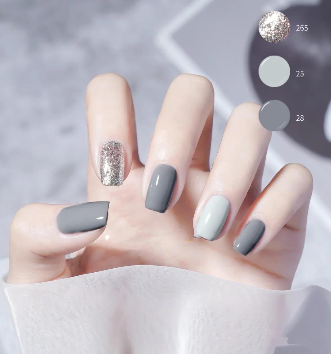 显白的美甲款式有哪些不妨试试这几款显得双手白皙又细长