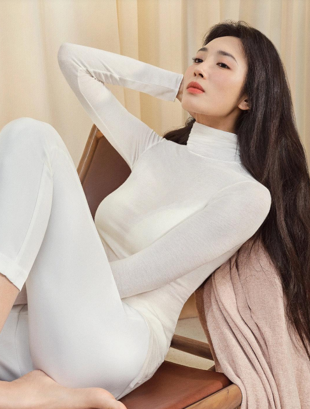 王紫璇睡衣风穿搭,好身材让人眼前一亮