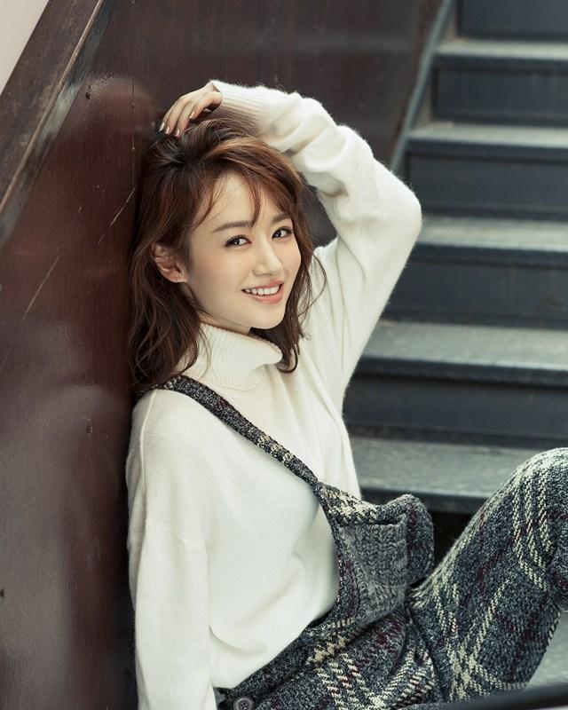 女演员乔乔,优雅迷人,美丽大方!__财经头条