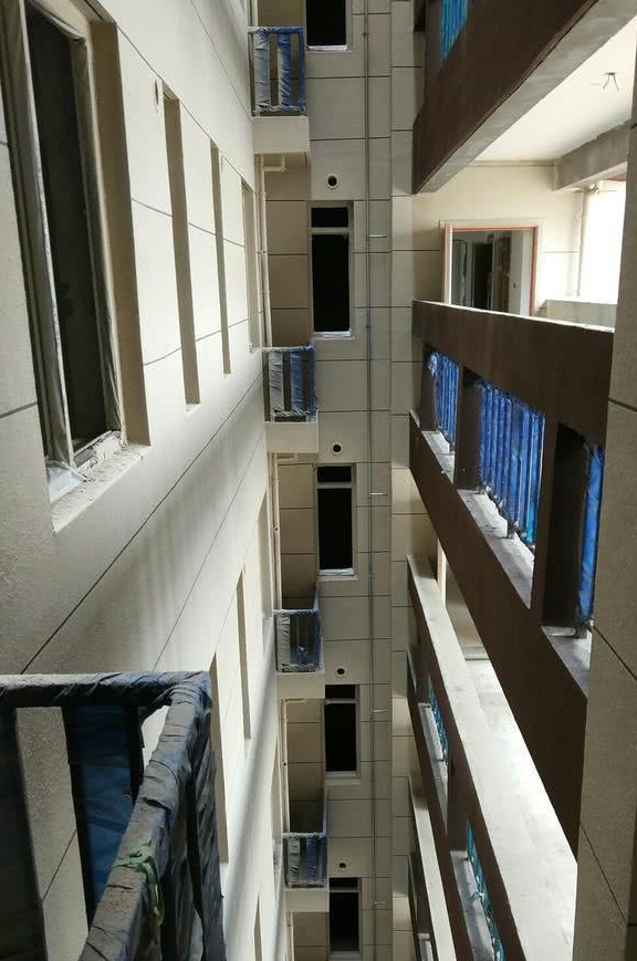 买高层连廊房性价比高?恕我直言,别傻乎乎上当!安全私密性太差