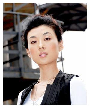 海峡两岸主持人李红,48岁了还像18岁少女,气质优雅备受好评