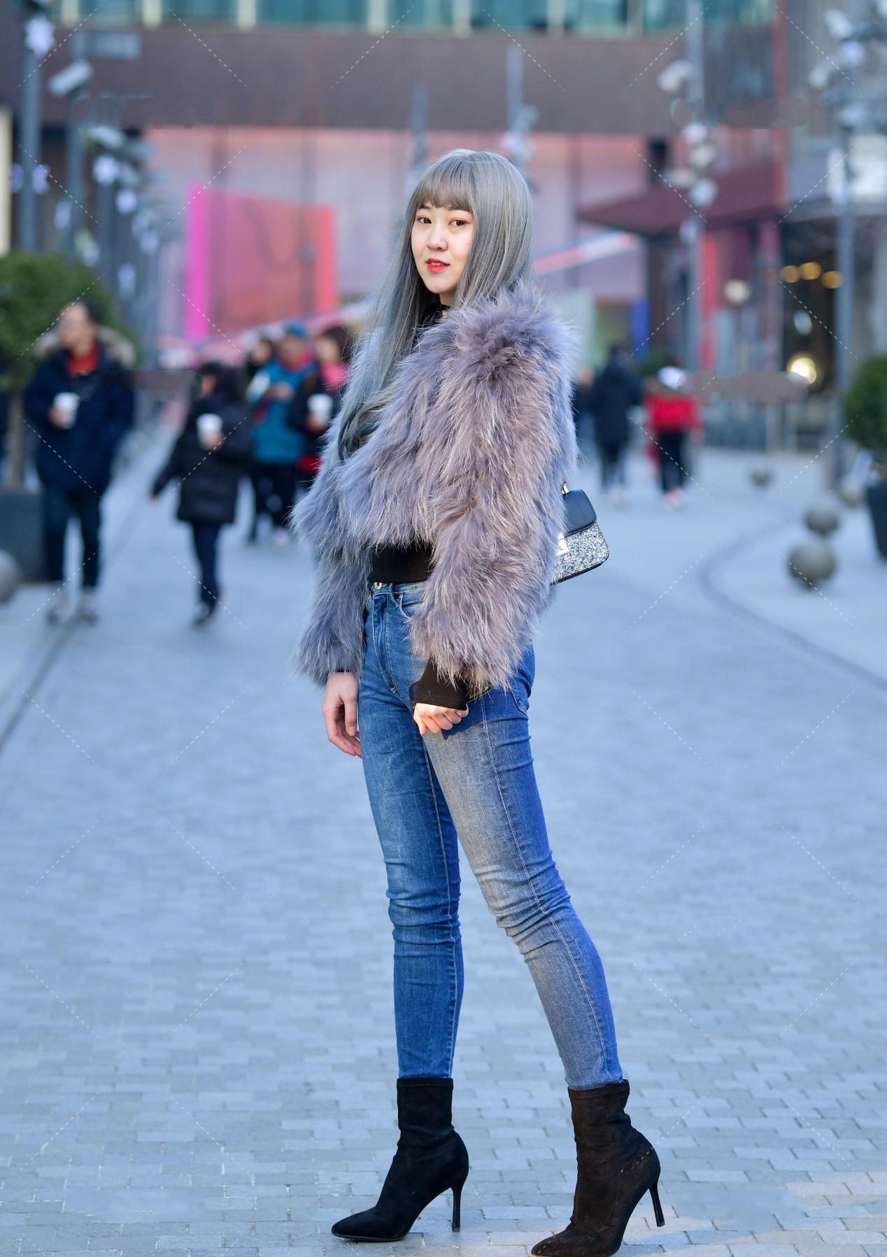 天气逐渐转凉,貂皮大衣该出场了,穿上贵妇气息十足