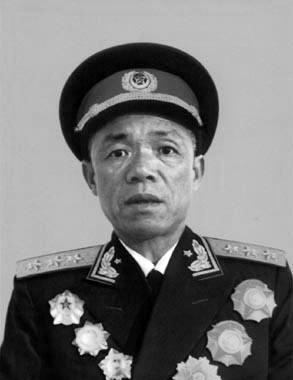 他身为副职夺了纵队司令指挥权,开创东北战场全歼敌整编师的先例