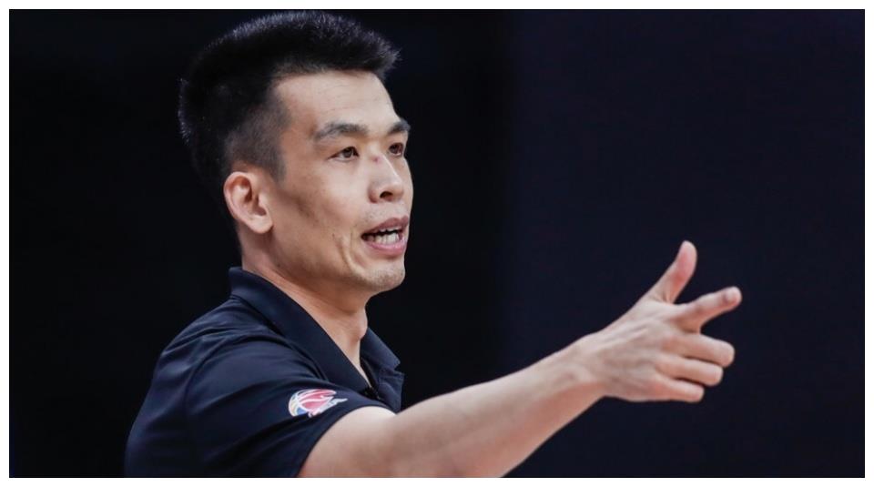 苏群爆阿联伤情,谢立彬有望转正,辽篮遭遇挑战|cba