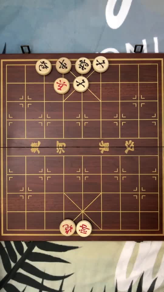 街头象棋残局,五个大爷围了一下午,没有一人能破解