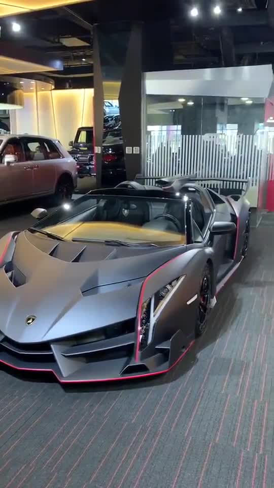 兰博基尼最贵的车型,能换两台布加迪,造型真的太霸气!_手机新浪网