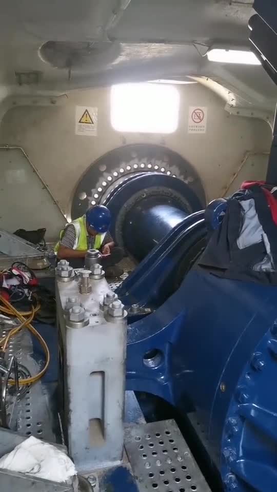 风力发电塔内部机舱大家这次看到了吧