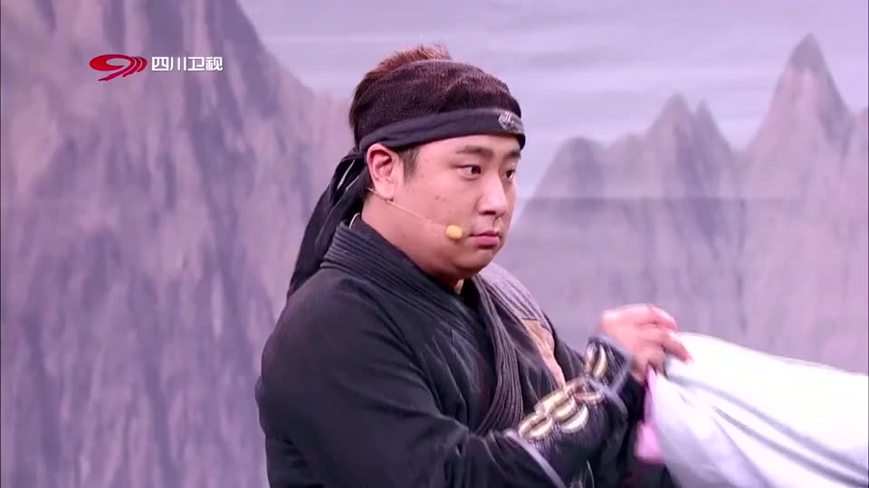 贾玲智斗悍敌,讲故事转移张泰维的注意力,结局逗笑众人!