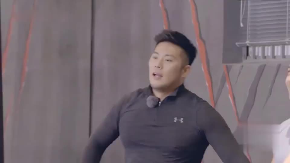 赵奕欢李伯恩组合成"健身情侣?赵奕欢把教练辞退,伯恩慌了!