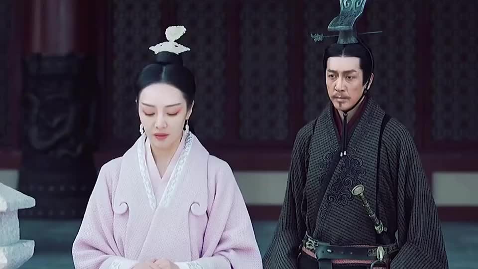 自古英雄难过美人关,秦始皇被芈华拿捏得死死的