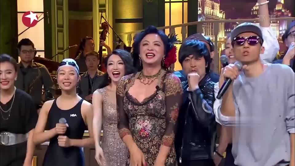 百乐门:金星上台后忘说广告词了,接下来完美救场!