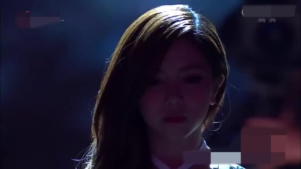 G E M 邓紫棋 紅薔薇白玫瑰 现场版台下的观众下巴都掉