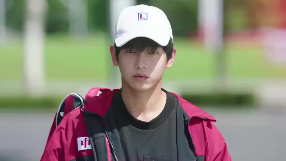 奋斗吧少年:路夏向齐瑛打听路,齐瑛整反了,路夏被取消比赛资格