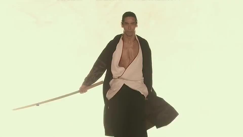 热血街区:九鬼源治霸气出场,却被雨宫兄弟虐惨