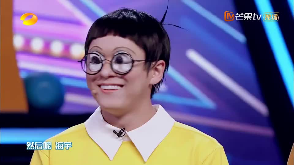 此刻父亲才是最自责无助的吧 为您推荐: 小品《来剪头大发廊》:张海宇