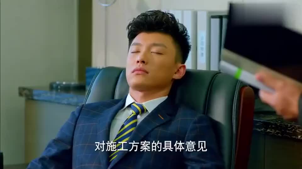 中国式关系关强听到老马来了装腔作势指导工作心里却慌了