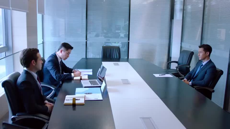 猎场袁总的出现让秋冬的面试充满送命题