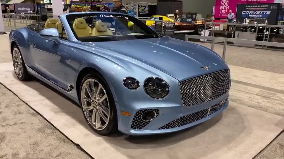 新款宾利欧陆gtv8版,这敞篷也太帅气了吧