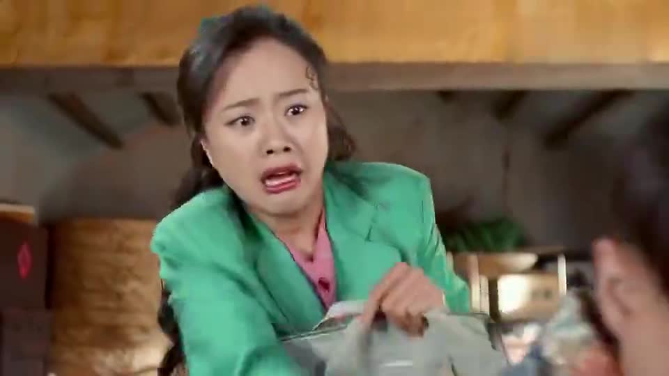 俺娘田小草:牛二偷钱被发现,来顺拼死救母,却被牛二一顿暴揍