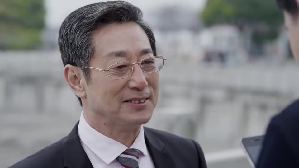 拥抱幸福白宇天跟红樱爸爸问起红樱的事