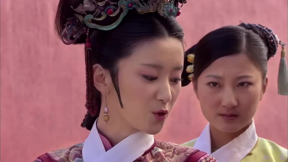 甄嬛传甄嬛被齐妃的人掌嘴一声不吭的受着这个仇记下了