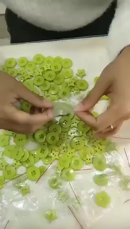 纯手工活加工代理 简单纽扣分装