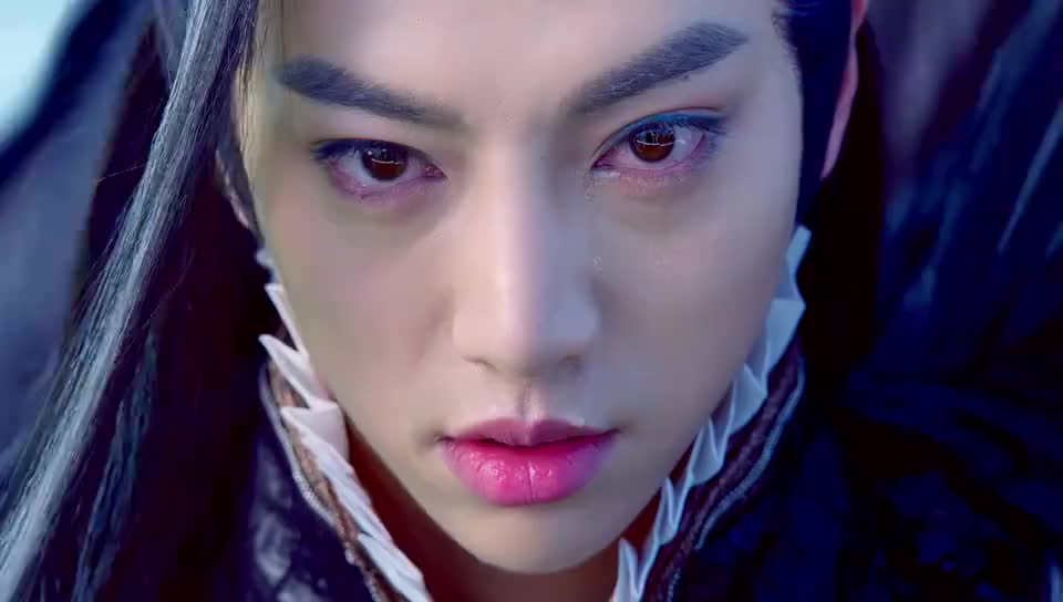 幻城大结局:火王刚要对星旧下毒手,老兵王带着卡索的分灵兽来了