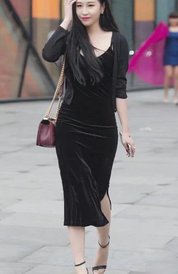 街拍黑色吊带长裙美女,身姿曼妙步履轻盈_高清图集_新浪网