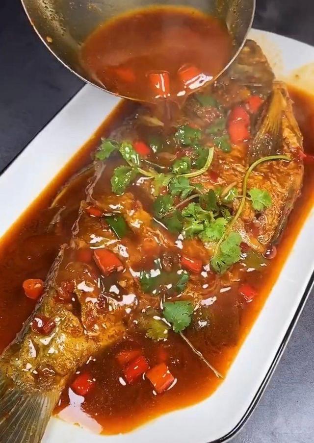 家庭版红烧美味鲜鱼|鱼|香菜|豆瓣酱_新浪新闻