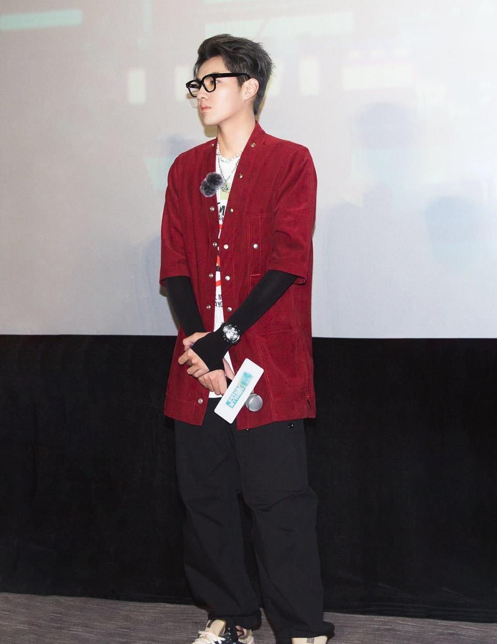 为什么吴亦凡穿红色觉得很帅?感觉任何场合都可以穿