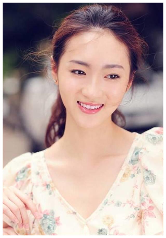 陶洋,娱乐圈影视女演员,被誉为"甜美女明星"