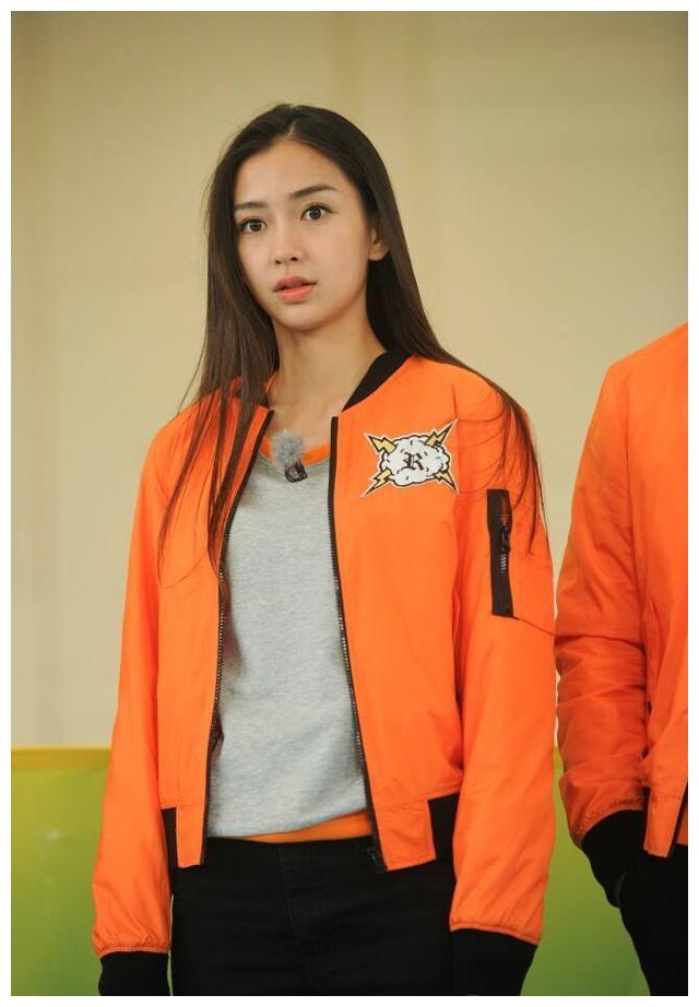 可以说邓超是angelababy的超级英雄,一直像一个大哥哥一样保护着她