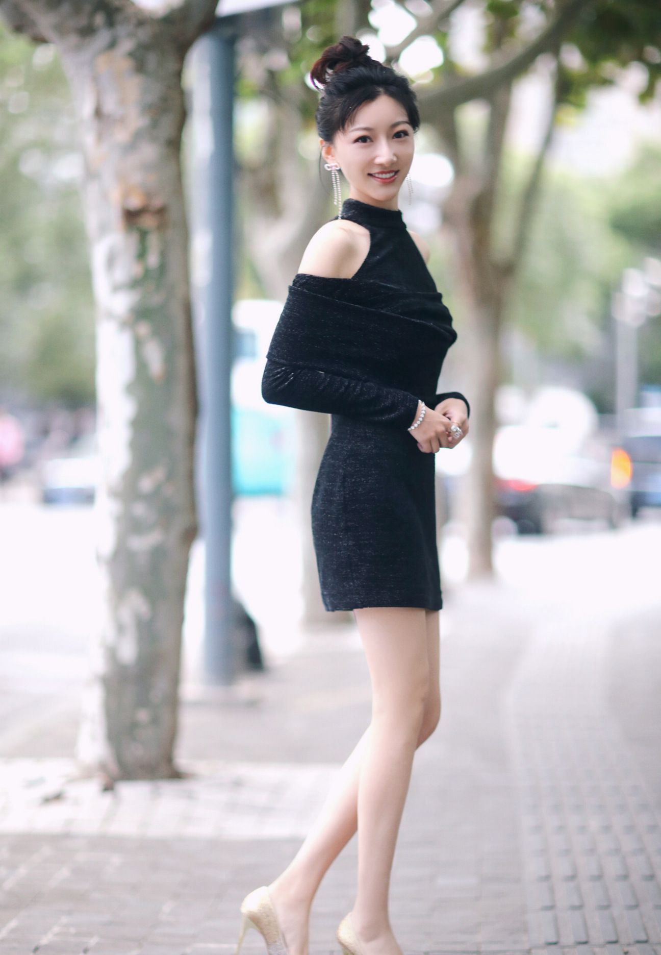 吴茉彤上海时装周优雅知性诠释独特灵魂