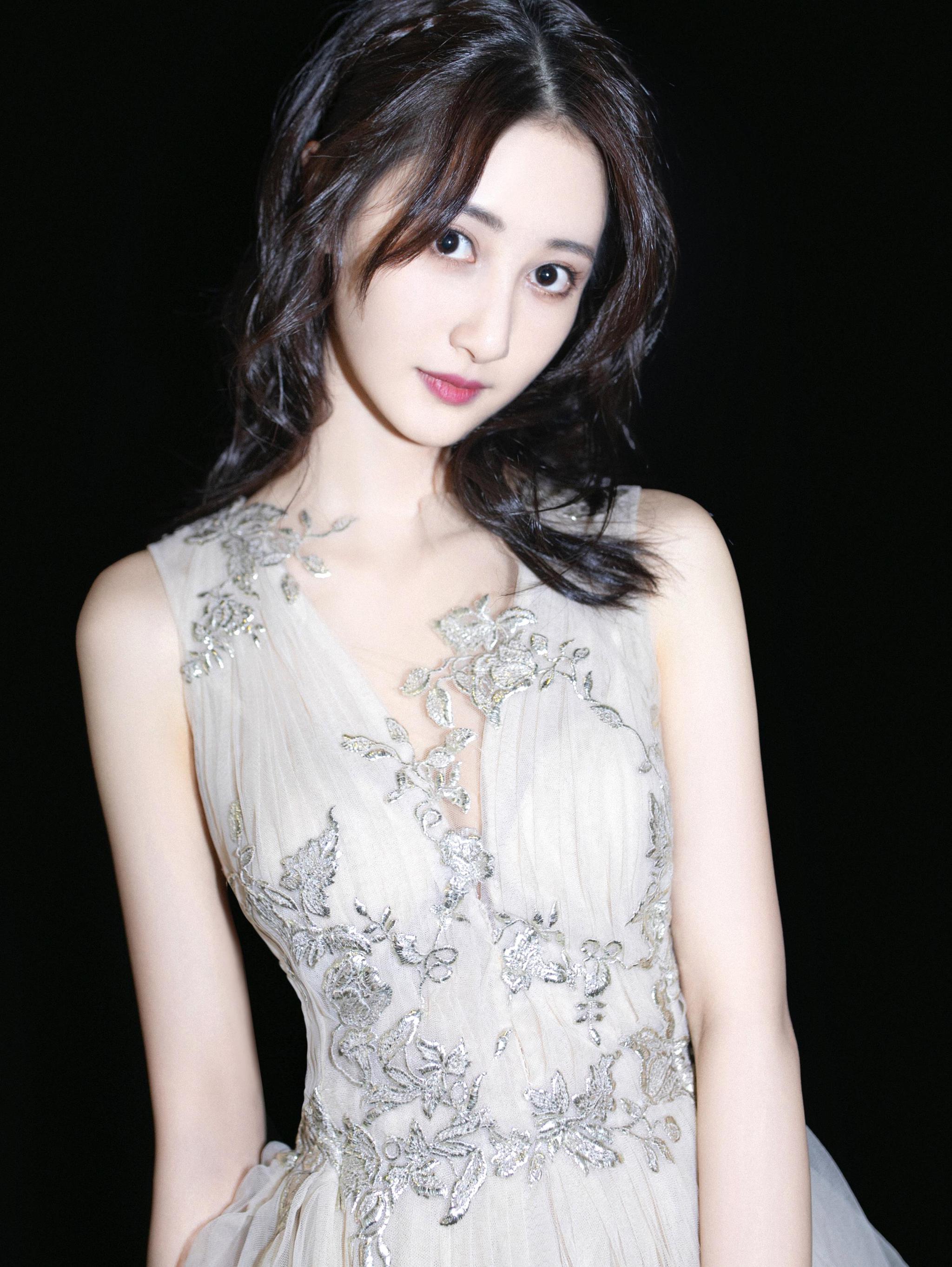 女神马泽涵:第7087期气质潮流美图欣赏