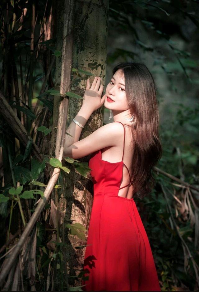 红裙少女性感艳丽时尚女神!_高清图集_新浪网