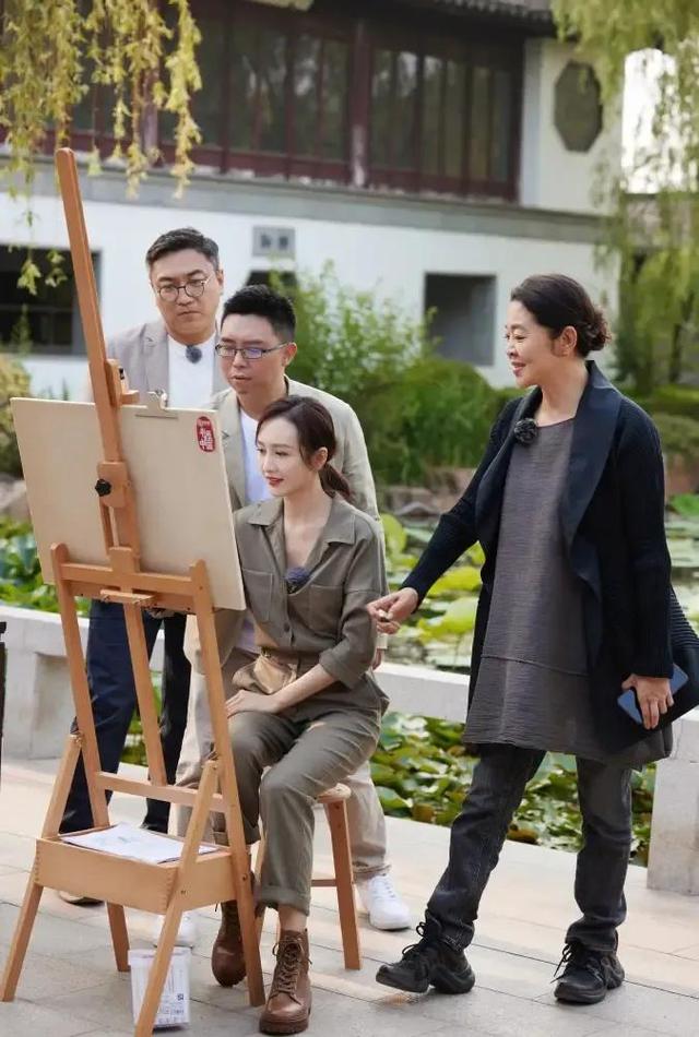 王欧的酷飒和古典的融合,优雅迷人!__财经头条