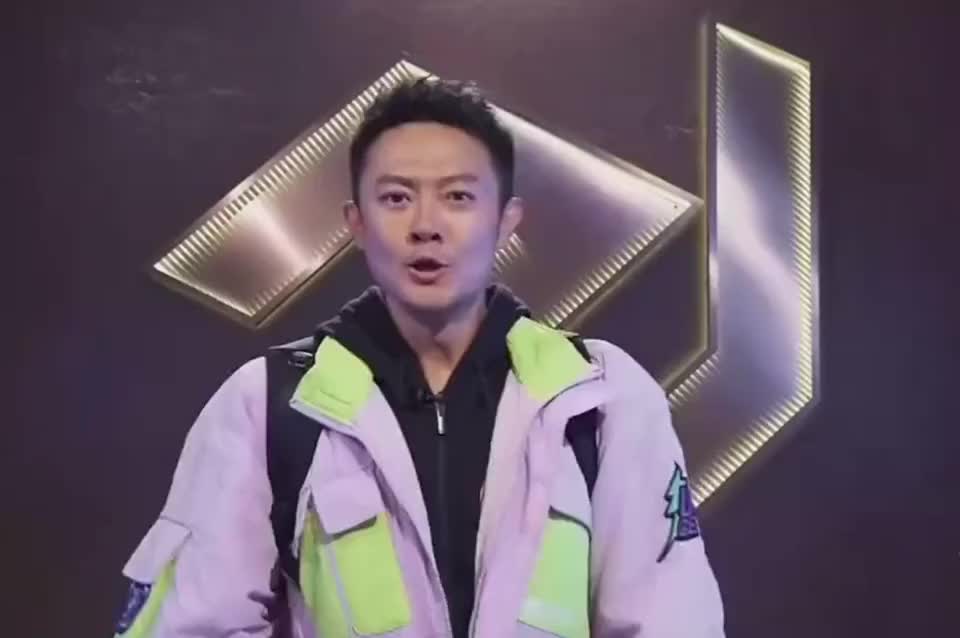 追光吧哥哥:印小天戏精自拍太精彩了,这都是些什么动作