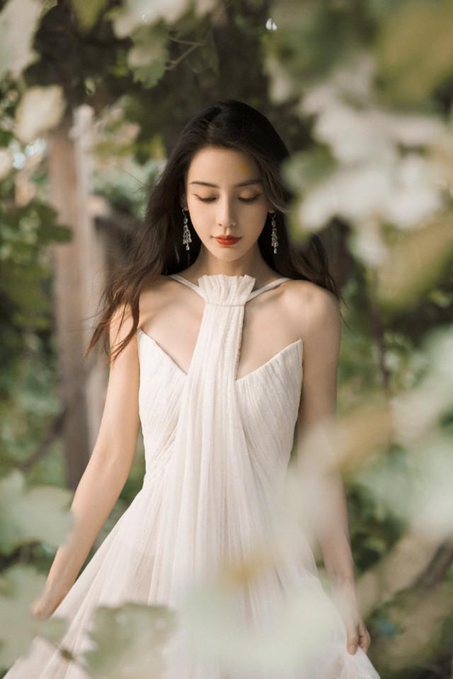 杨颖angelababy,一袭白纱长裙温柔又贵气,楚楚动人!_高清图集_新浪网