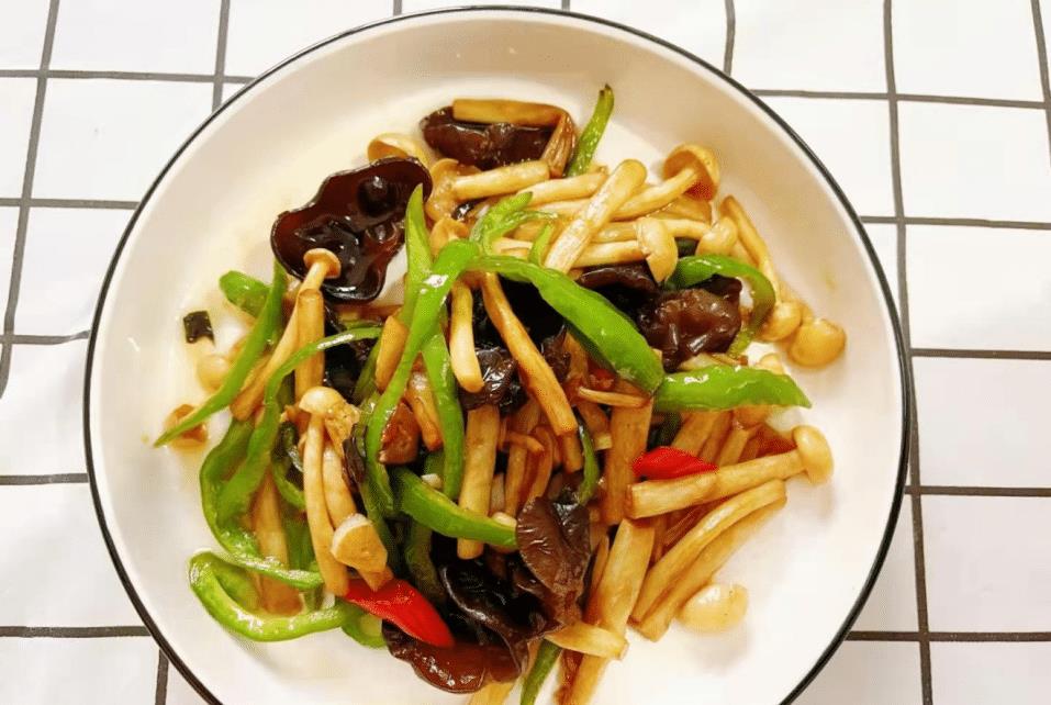 鲜嫩美味营养高,解馋开胃,别不懂吃|白玉菇|青椒|炒木耳_新浪新闻