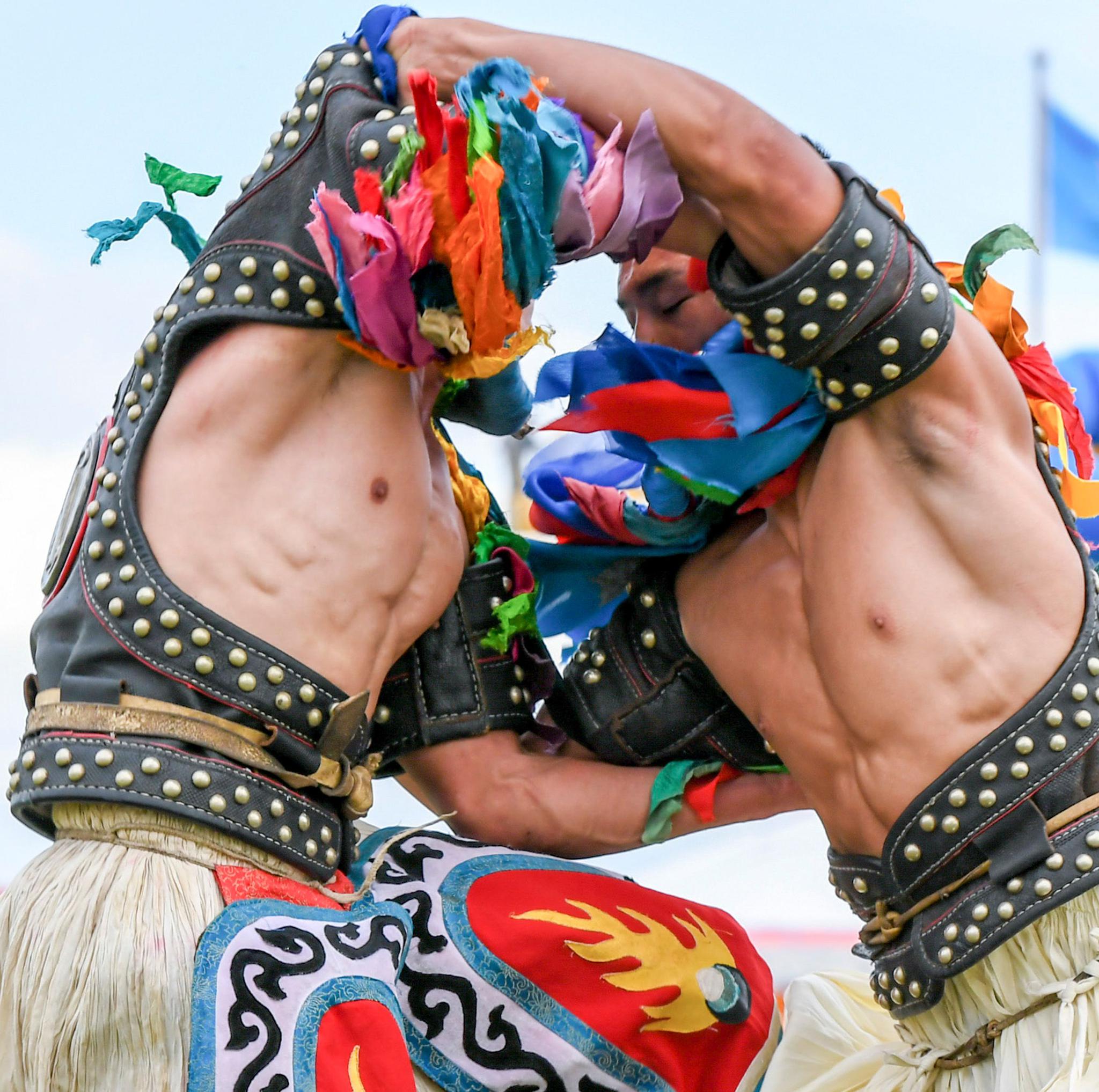 草原上的搏克赛_高清图集_新浪网