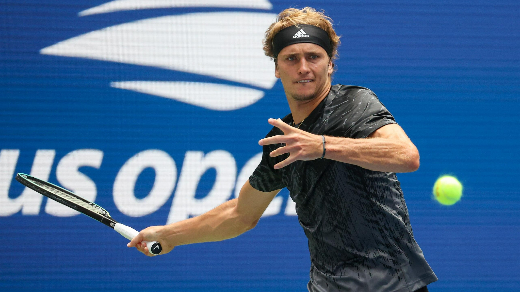 小兹维列夫状态火热美网轻松晋级次轮豪取赛季12连胜