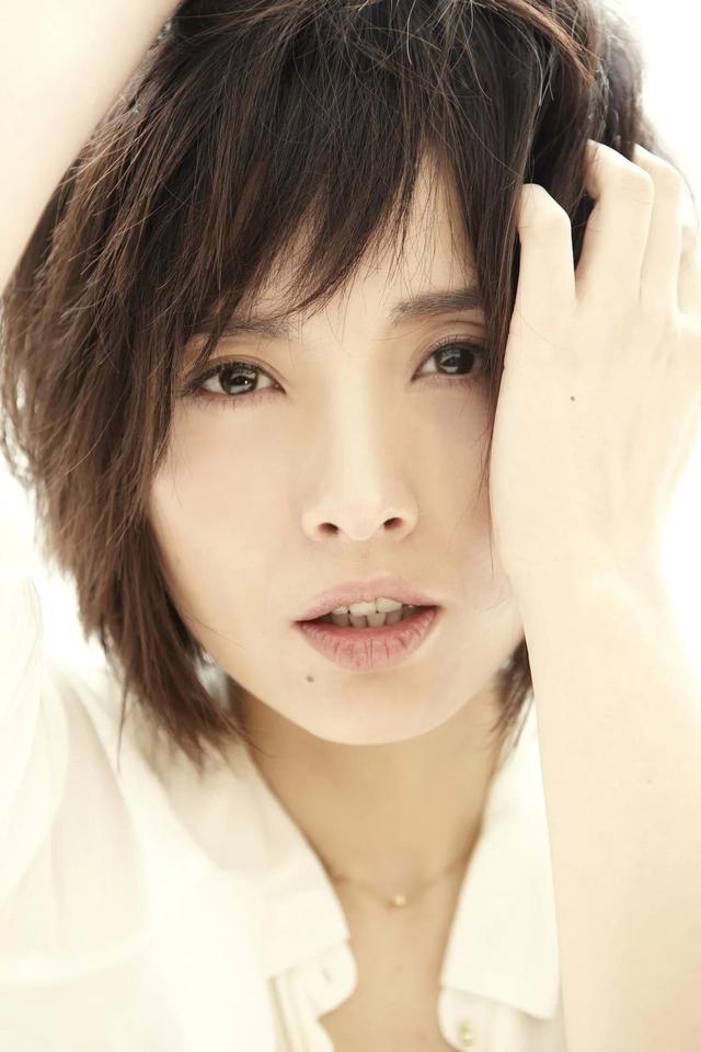 李佳,美丽的女人!__财经头条