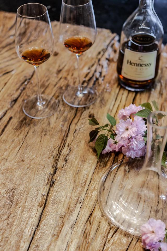 不顾妻子反对，他坚持买1层楼房，128㎡赠送60㎡庭院，装修后太美休闲区蓝鸢梦想 - Www.slyday.coM