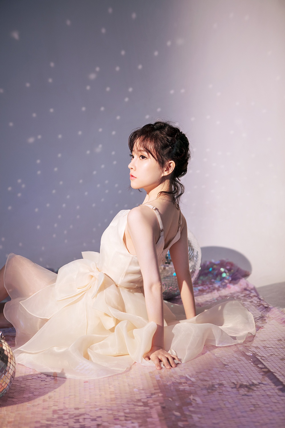 大明星》乘风破浪 与黄龄合唱《处处吻》