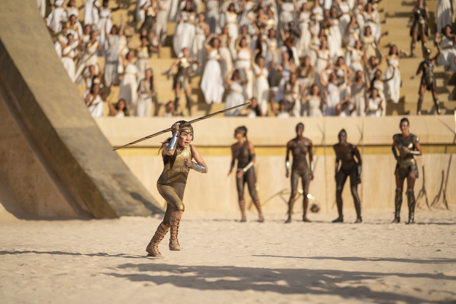 《神奇女侠1984》超长中文片段重磅曝光 天堂岛超能大赛震撼开启