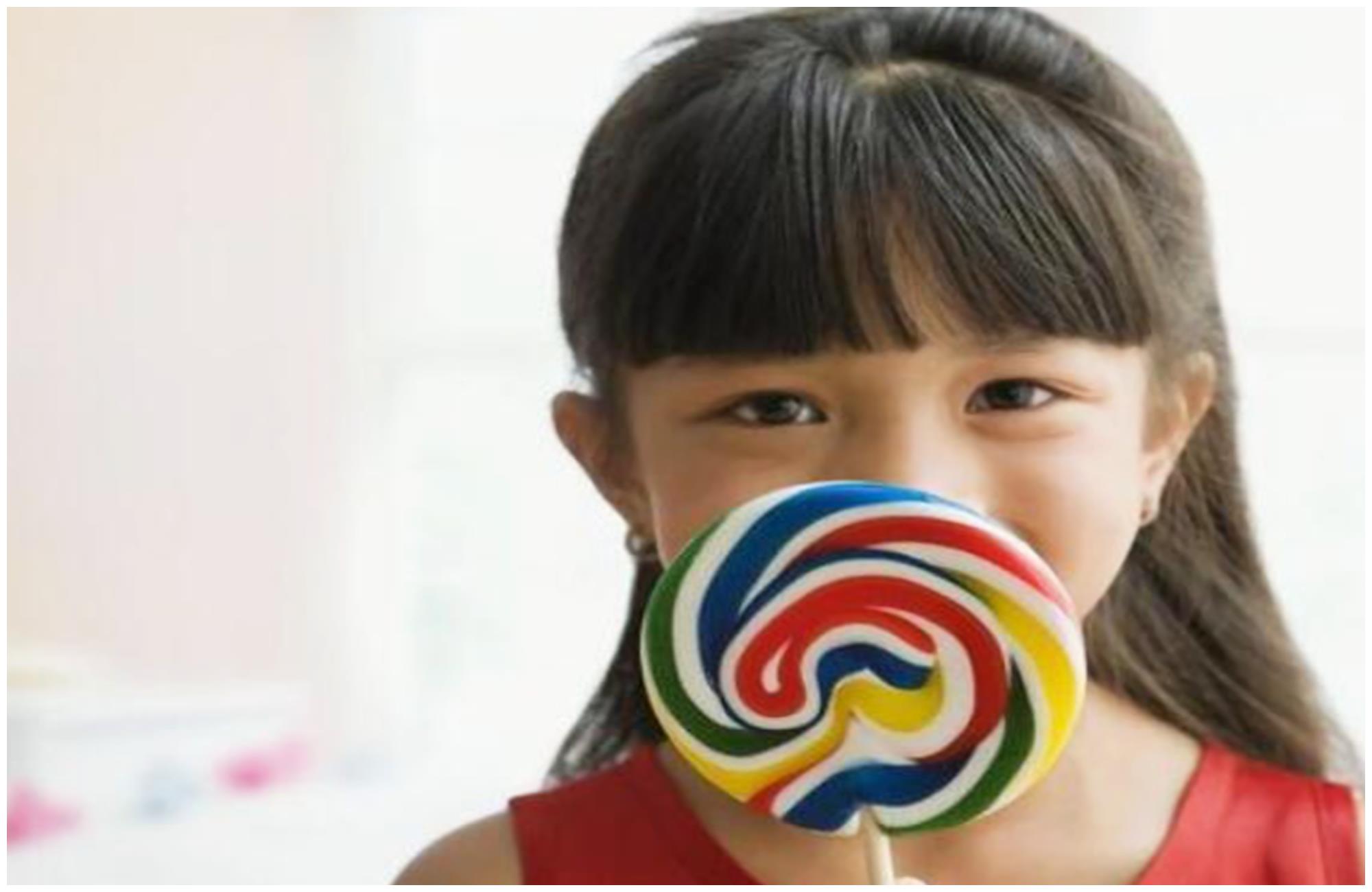 宝宝吃糖会"上瘾"?超量摄入影响性格情绪,宝妈别把元凶忽略了