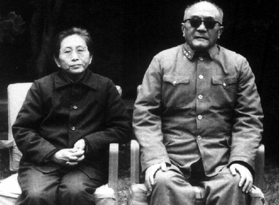 外号“黄瞎子”开国大将黄克诚,一生“千里眼”,岳父枪毙未求情|黄克诚|唐棣华|张锡龙_新浪新闻