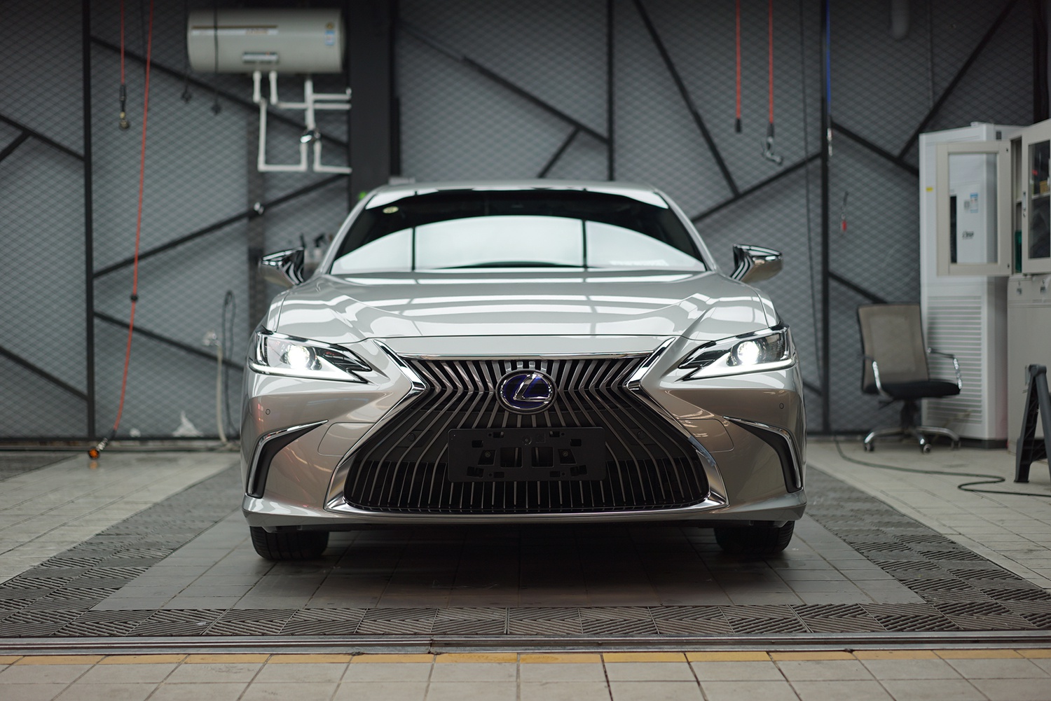 bop案例精选丨为颜值买单?雷克萨斯es300h,能颠覆你对颜值定义