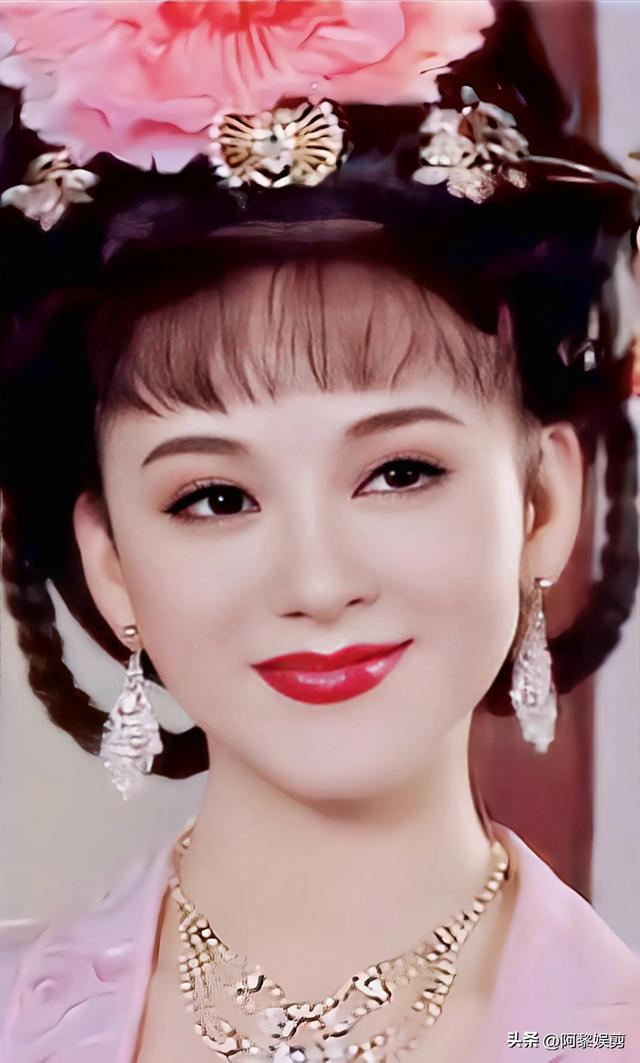 苗乙乙宛转蛾眉