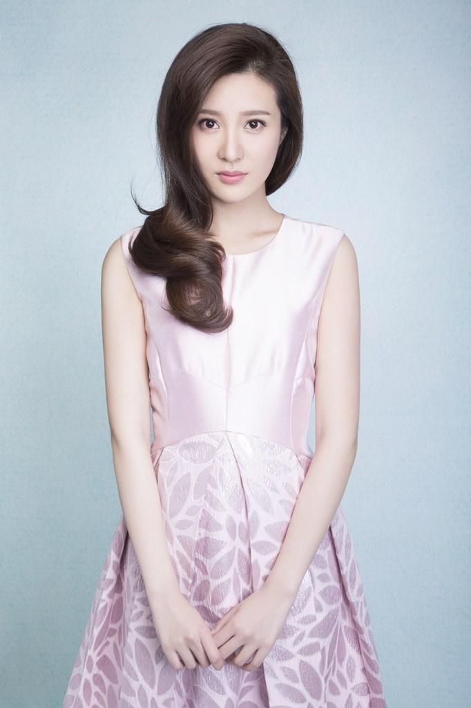 女演员邬靖靖:清新恬淡,楚楚动人!__财经头条